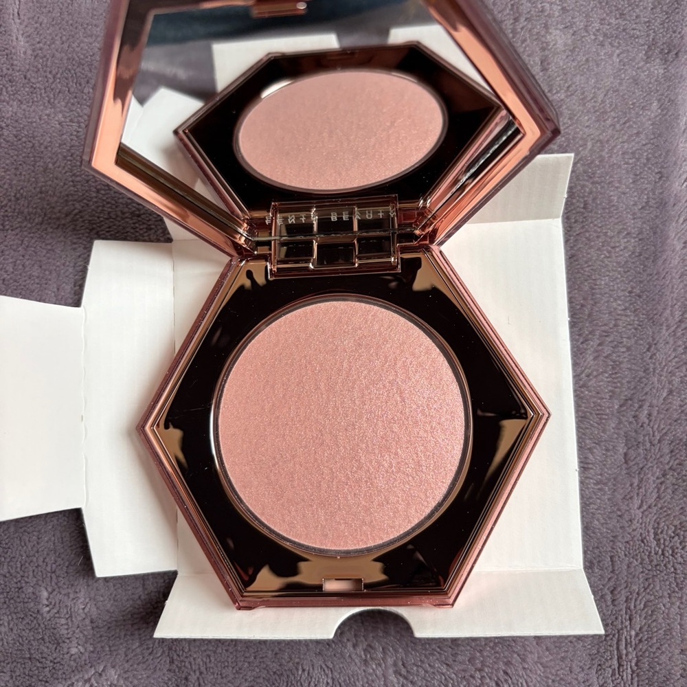 Fenty Beauty Diamond Bomb Highlighter - Rosé Rave